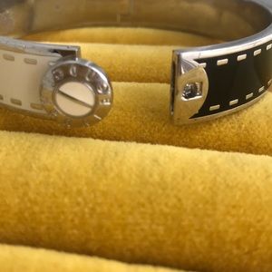 henri bendel Jewelry - Henri Bendel cuff bracelet henri bendel Jewelry - Henri Bendel cuff bracelet